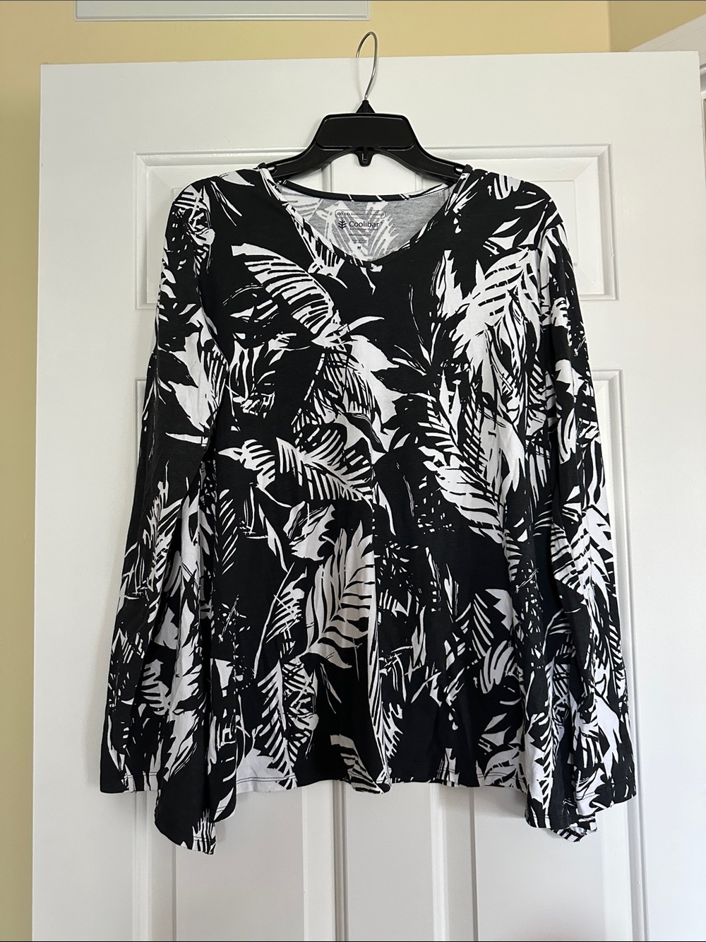 Coolibar UPF 50 Black & White Tropical Leaf V-Neck Long Sleeve Top